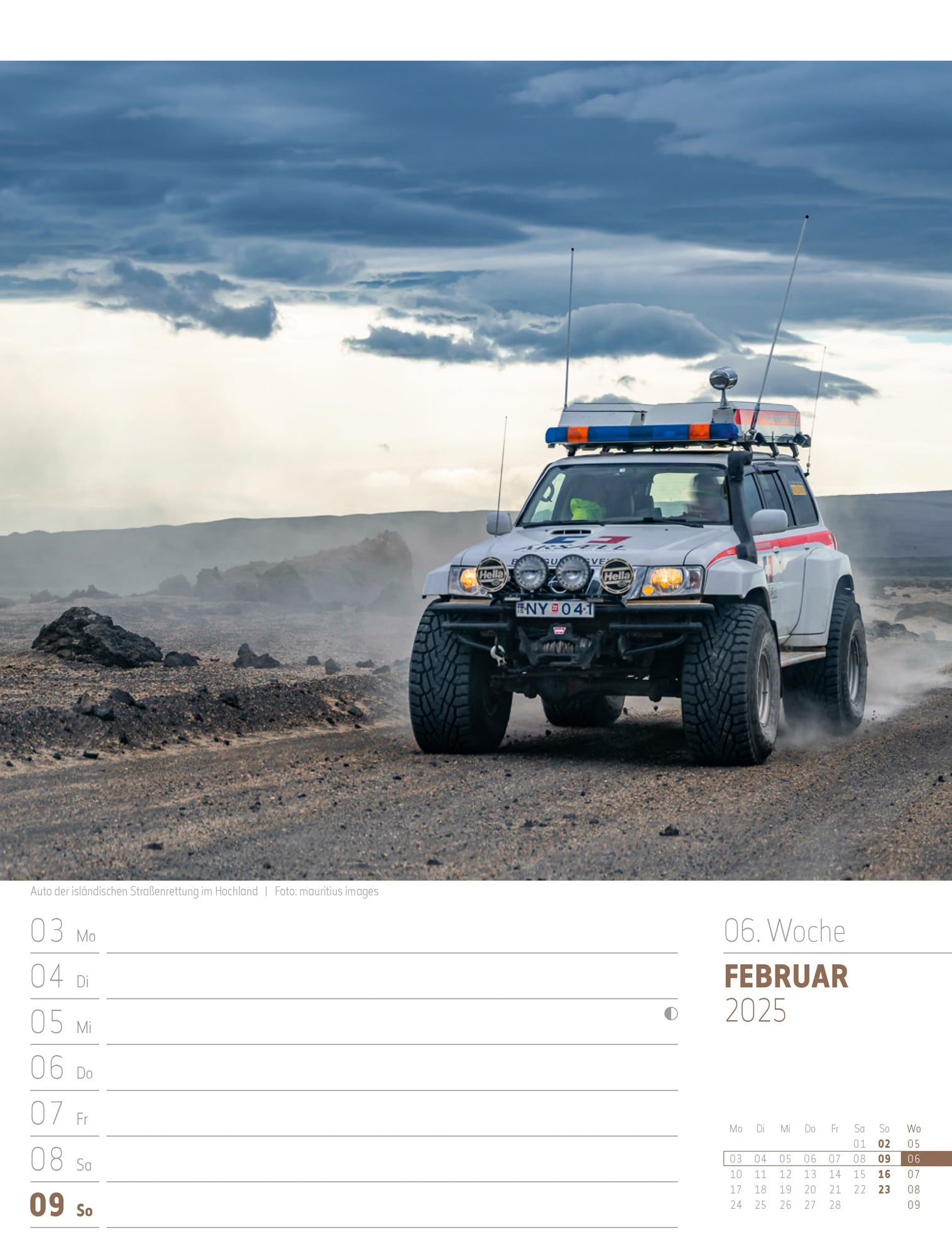 Ackermann Calendar Iceland 2025 - Weekly Planner - Inside View 09